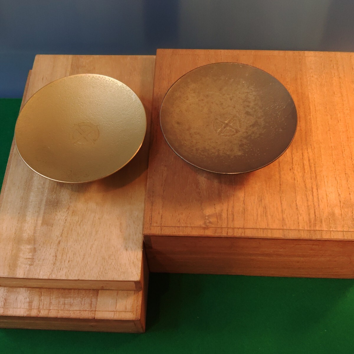 10,000円札を模した金色の工芸品及び金杯 24KGP 銀杯_画像8