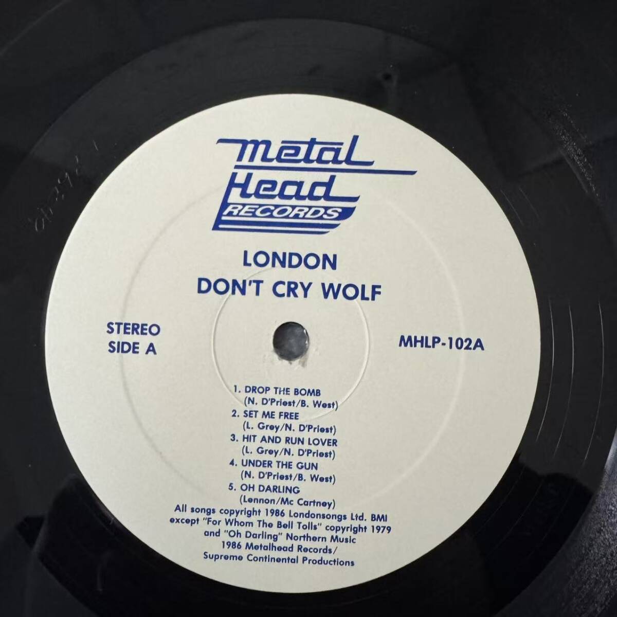 London (6)「Don't Cry Wolf」LP（12インチ）/Metalhead Records(MHLP-102)/洋楽ロック/SNJ112705_画像4