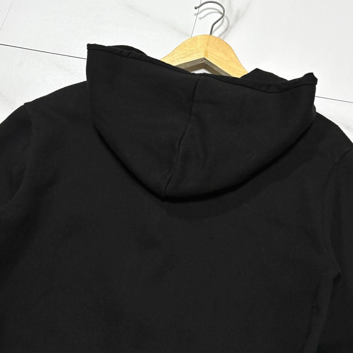 極美品/ Lサイズ DOLCE&GABBANA ドルチェアンドガッバーナ パーカー ジップアップ 刻印ロゴプレート ブラック 黒 50サイズ_画像8