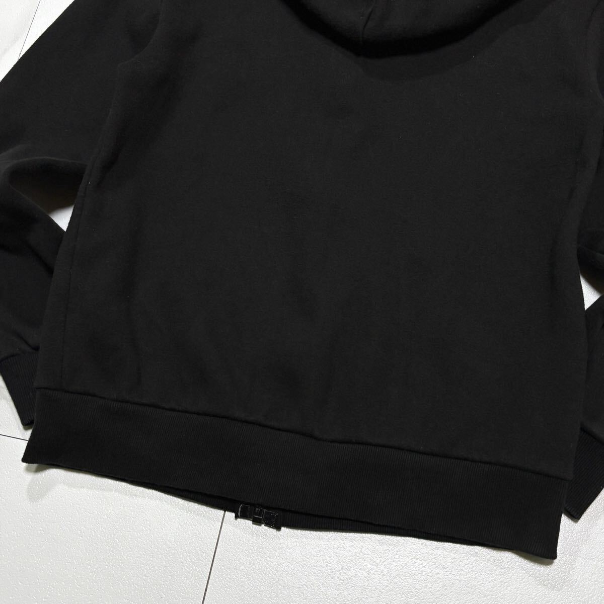極美品/ Lサイズ DOLCE&GABBANA ドルチェアンドガッバーナ パーカー ジップアップ 刻印ロゴプレート ブラック 黒 50サイズ_画像9