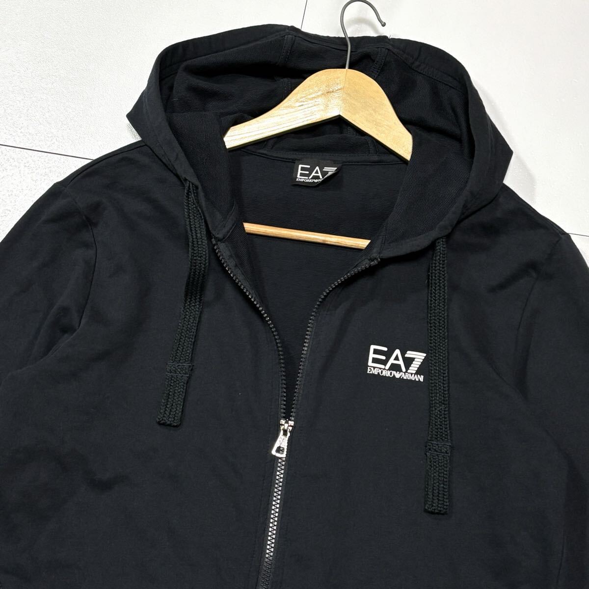 美品/ Lサイズ相当 EMPORIO ARMANI エンポリオ アルマーニ パーカー EA7 ジップアップ イーグルロゴ ブラック 黒_画像3