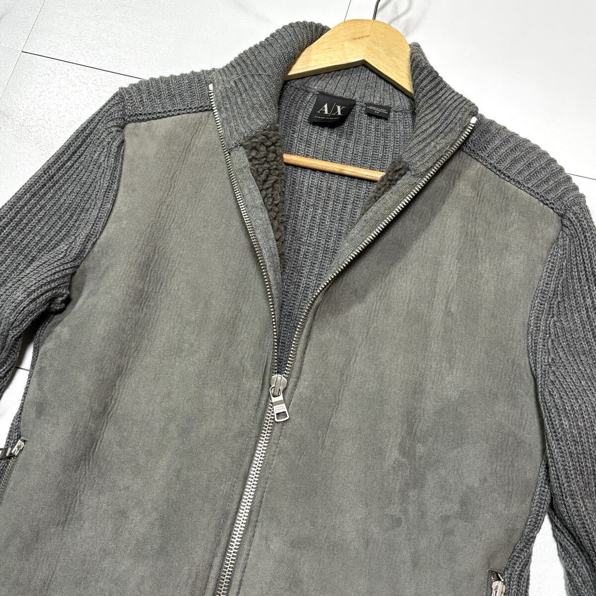 極美品● ARMANI EXCHANGE アルマーニエクスチェンジ ドライバーズニット フェイク ムートン ジャケット ブランドロゴ グレー Mサイズ相当_画像2