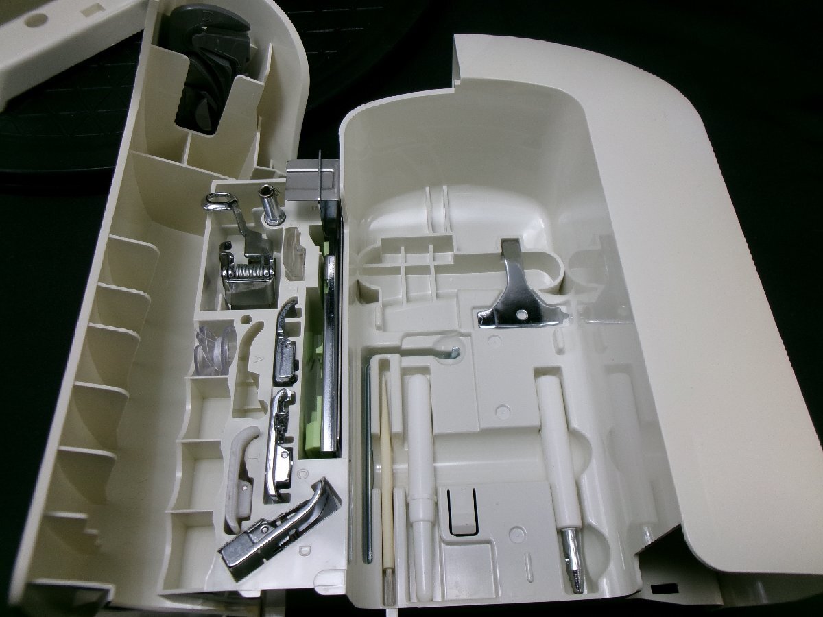 ★★★刺繍機付・完全自動糸通し★ジューキ刺繍機付きミシン HZL-010N　★美品★_画像9