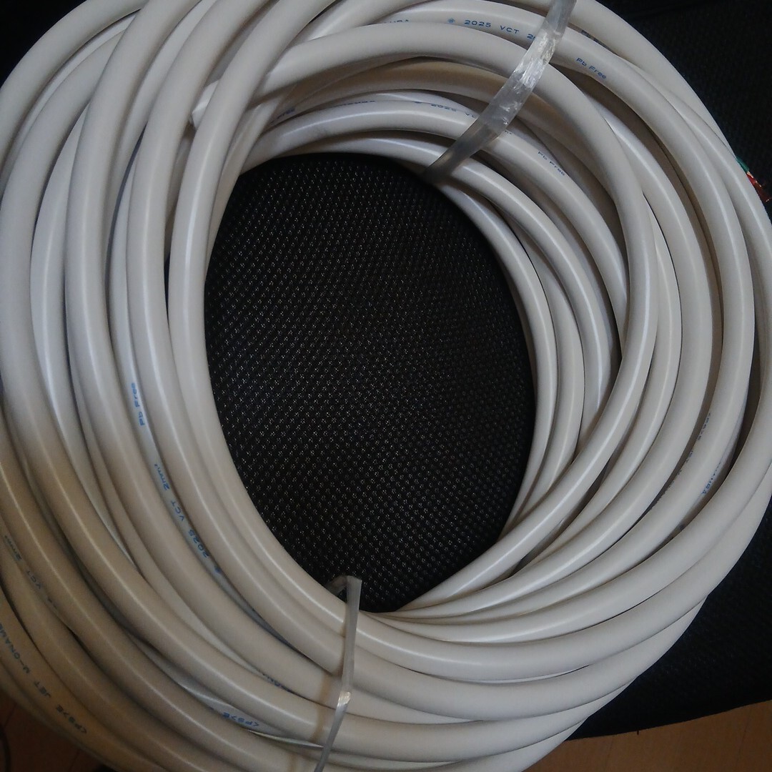 VCT 4C × 2.0sq 10ｍにカット出品 白色　2025年製 オーナンバ製_画像5