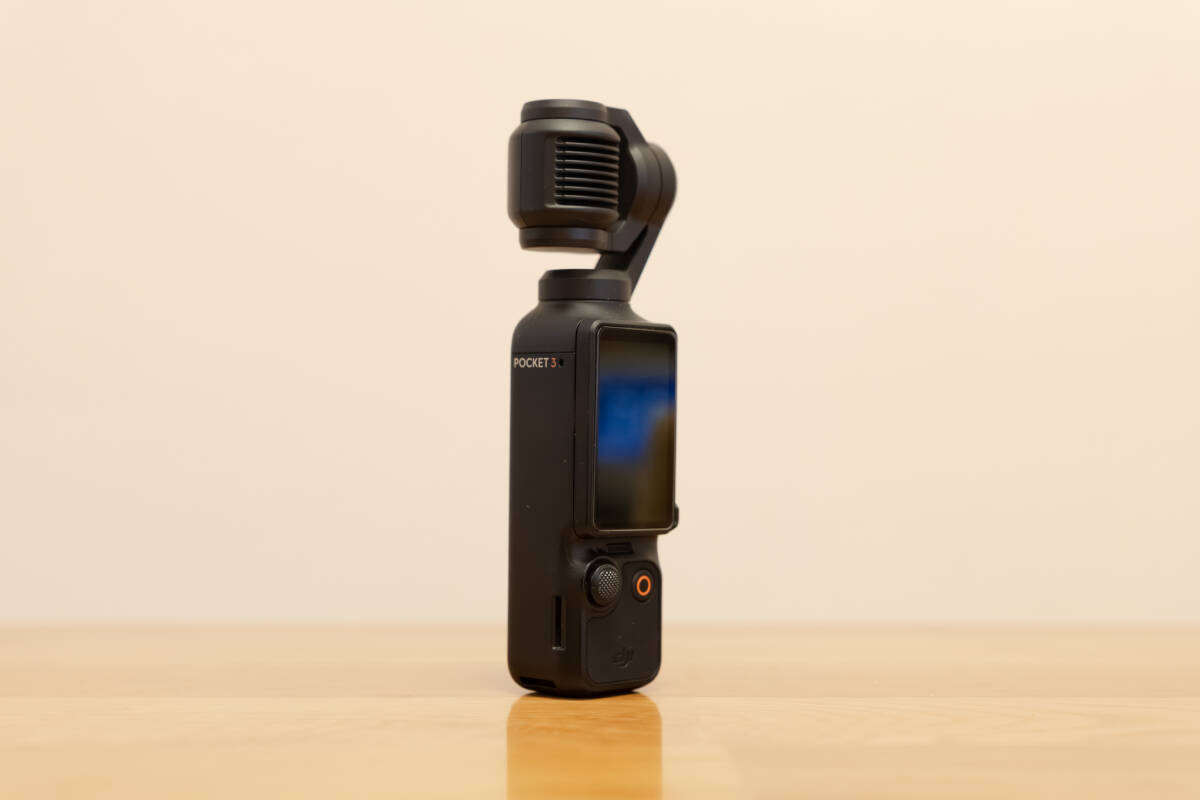 【美品・アクセサリー付】 Osmo Pocket 3 dji オズモ　ポケット　広角レンズ・アダプターマウント・カバー_画像3