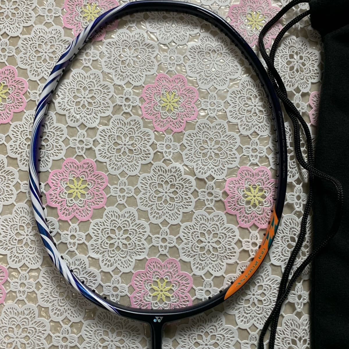 yonex astrox100zz 4U5 バドミントンラケット ダークネイビー_画像2