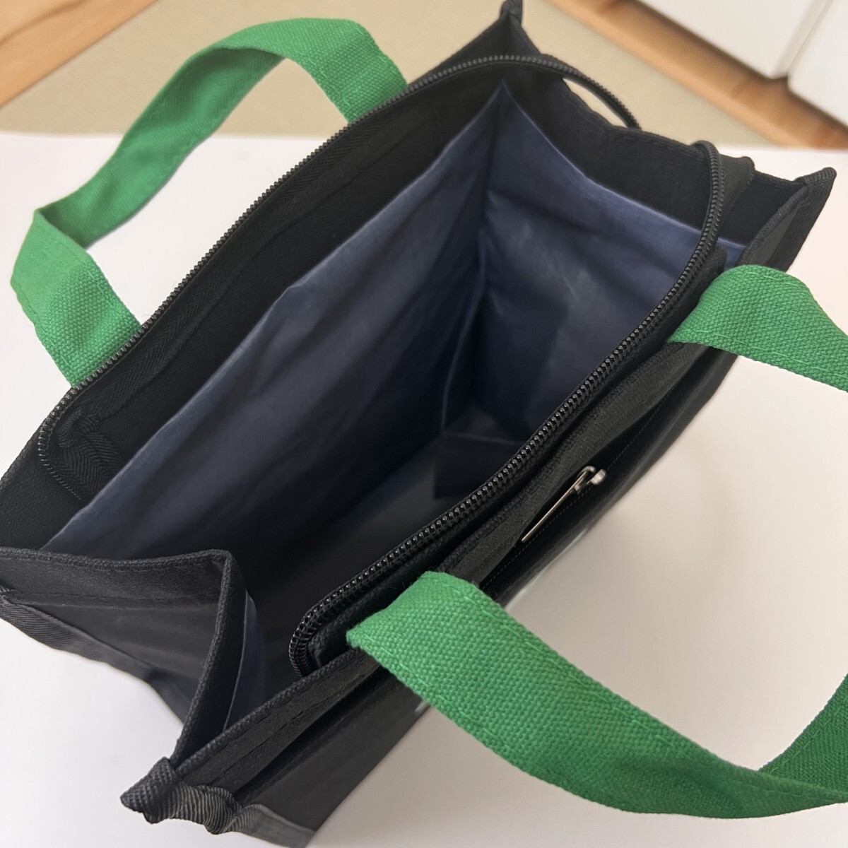 新品 スタバ トートバッグ 黒 ランチバッグ ハンド バック キャンバス ファスナー式 ブラック_画像7