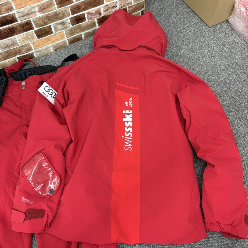 ●DESCENTE デサント 2022-2023 スイスチームレプリカモデル スキーウェア 上下セット M寸 HS209241_画像4