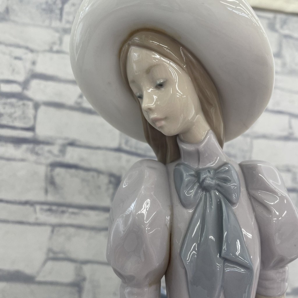 ▲LLADRO リヤドロ ブーケを持つ美女 陶芸 アンティーク 中古品 現状品 インテリア 置物 KN203863_画像3