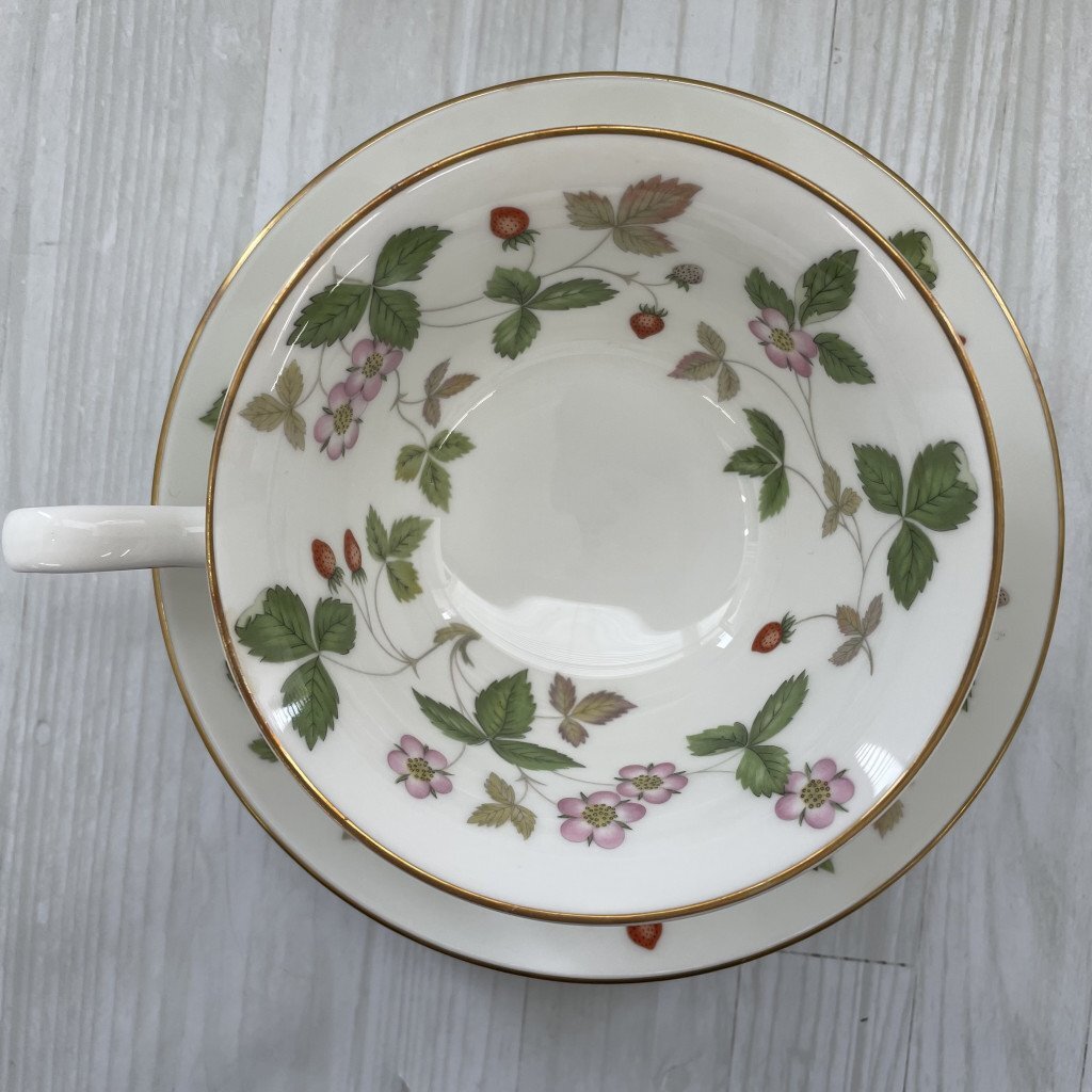 ▲WEDGWOOD　ウェッジウッド　ワイルドストロベリー　カップ＆ソーサー　3客　イチゴ　西洋陶器　KN207594_画像3