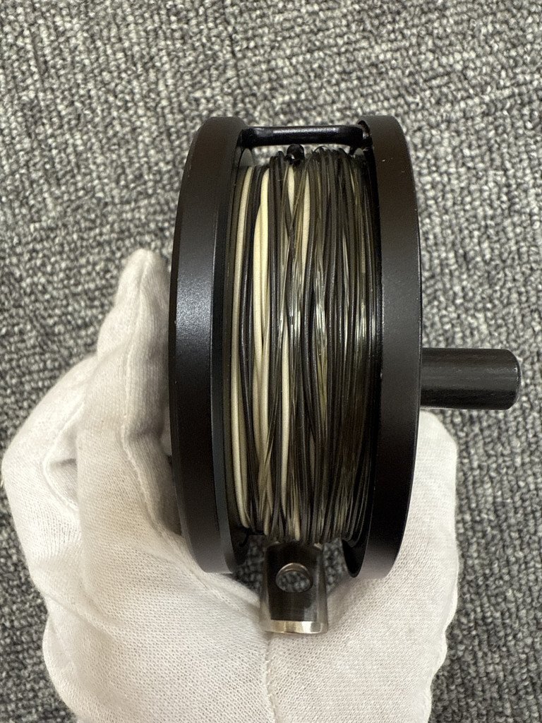 vUFM UEDA CANTATA 2400 Ueda fly reel can ta-ta2400 KB210151