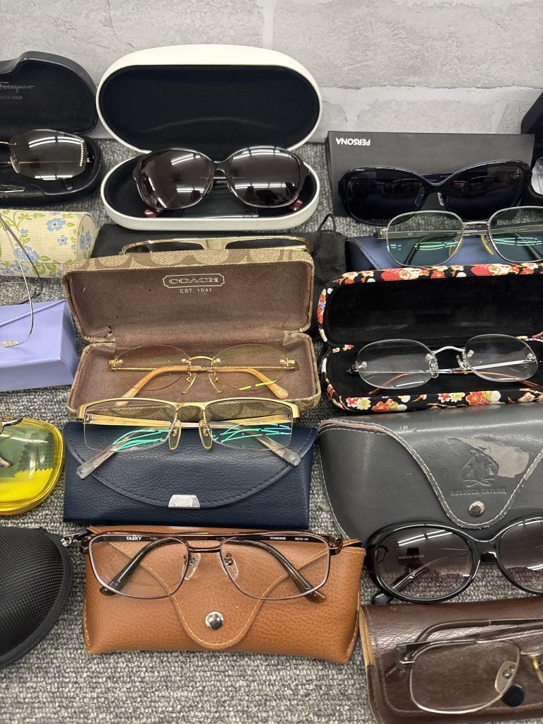◎1円スタート・25点まとめ◎ドルガバ フェラガモ フルラ 他 サングラス メガネ 老眼鏡 度あり 度なし TW205556_画像3