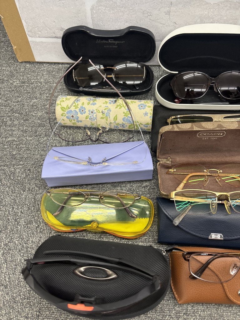◎1円スタート・25点まとめ◎ドルガバ フェラガモ フルラ 他 サングラス メガネ 老眼鏡 度あり 度なし TW205556_画像2