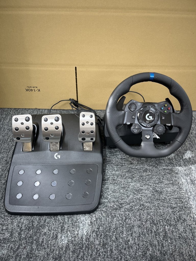 ☆ Logitech G923 for Xbox One and PC レーシングホイール 動作未確認 TK210538_画像1
