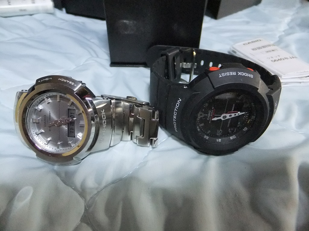 ■美品■カシオ G-SHOCK AWM-500D-1A8 & G-SHOCK AWG-M520-1AJF_画像1