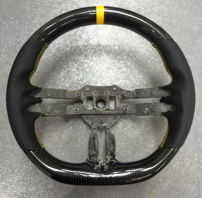 ★特注未使用品★リアルカーボン&パンチングレザーステアリング本体★適合車種：ベンツ/W206、W223、W213、W238、W177、W257、W297、EQS_画像1