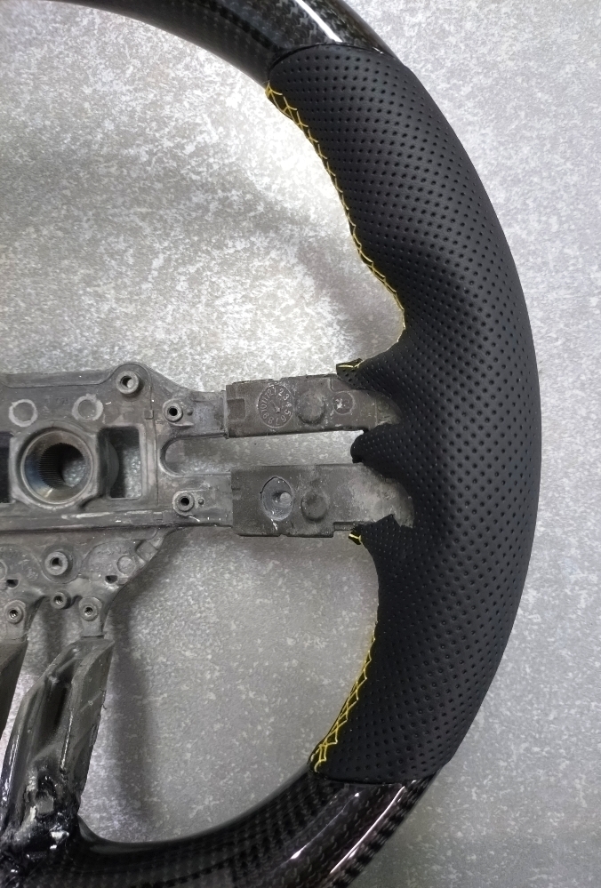 ★特注未使用品★リアルカーボン&パンチングレザーステアリング本体★適合車種：ベンツ/W206、W223、W213、W238、W177、W257、W297、EQS_画像9