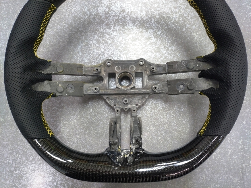 ★特注未使用品★リアルカーボン&パンチングレザーステアリング本体★適合車種：ベンツ/W206、W223、W213、W238、W177、W257、W297、EQS_画像3