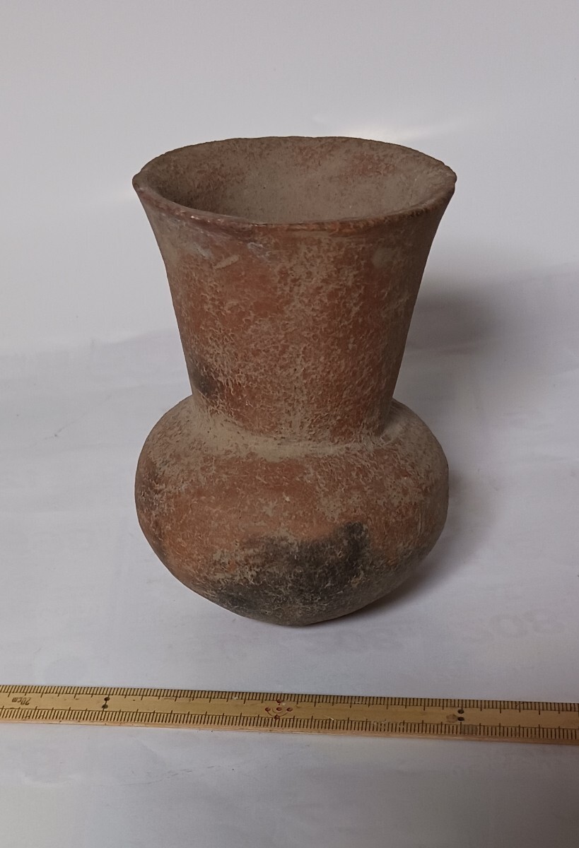 弥生土器長頸壺　完品　弥生土器 長頸壺　弥生時代中期　褐色　顔料　黒斑　平底　関東地方_画像1