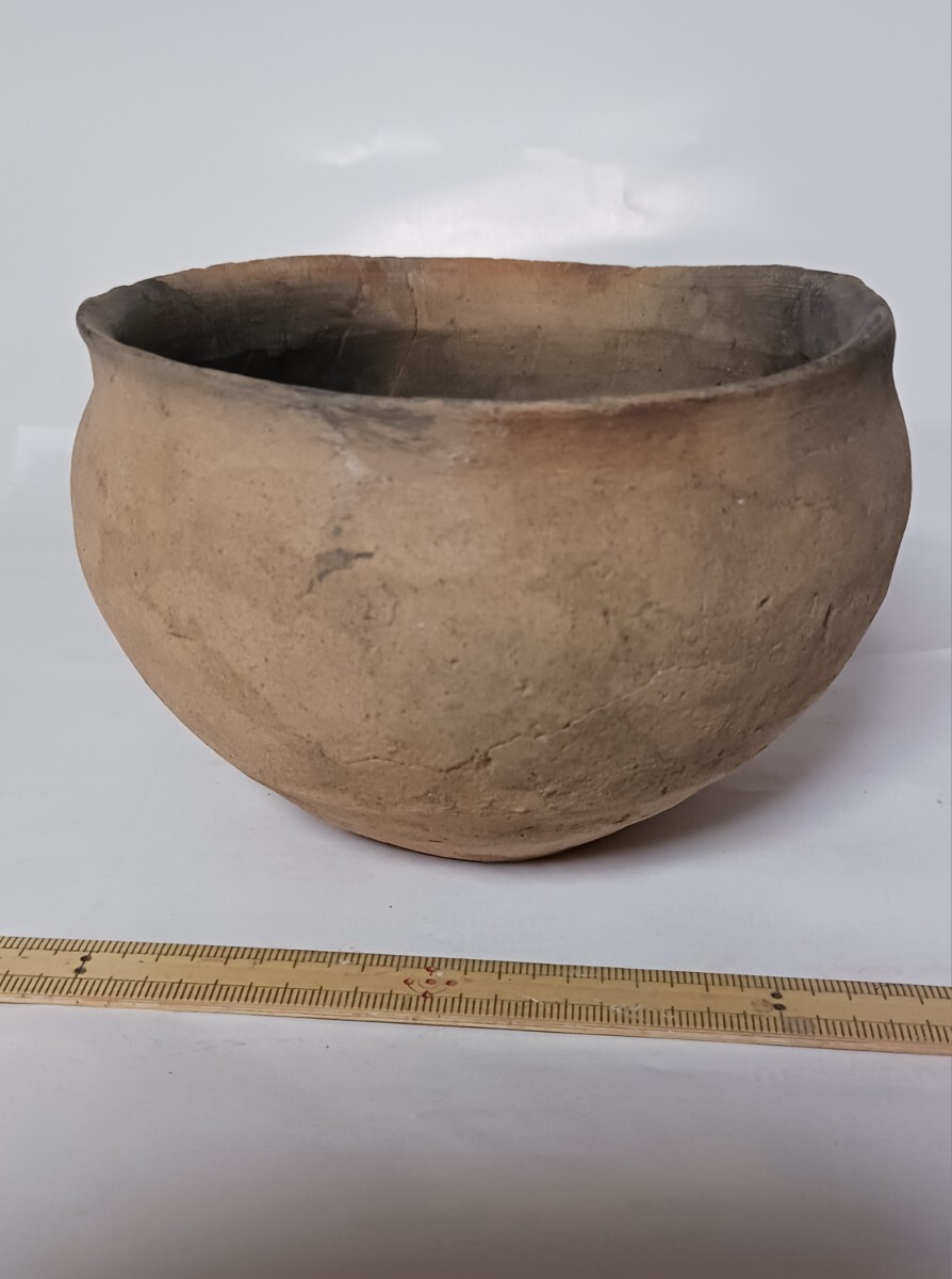 弥生土器椀　ほぼ完品　弥生土器　椀　浅鉢（？）　平底　黒斑　内面黒色（仕上げもしくは使用痕）弥生時代　後期 　関西地方_画像2