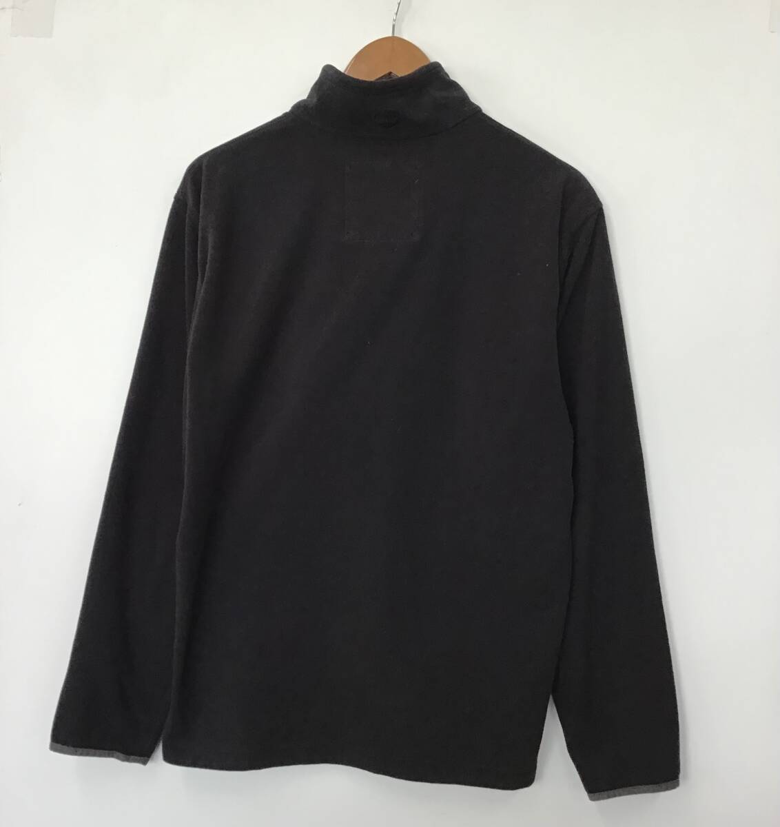 《 H 692 》Timberland ティンバーランド ハーフジップ フリース プルオーバー アウトドア Lサイズ 黒 トップス アメリカ古着 古着卸_画像2