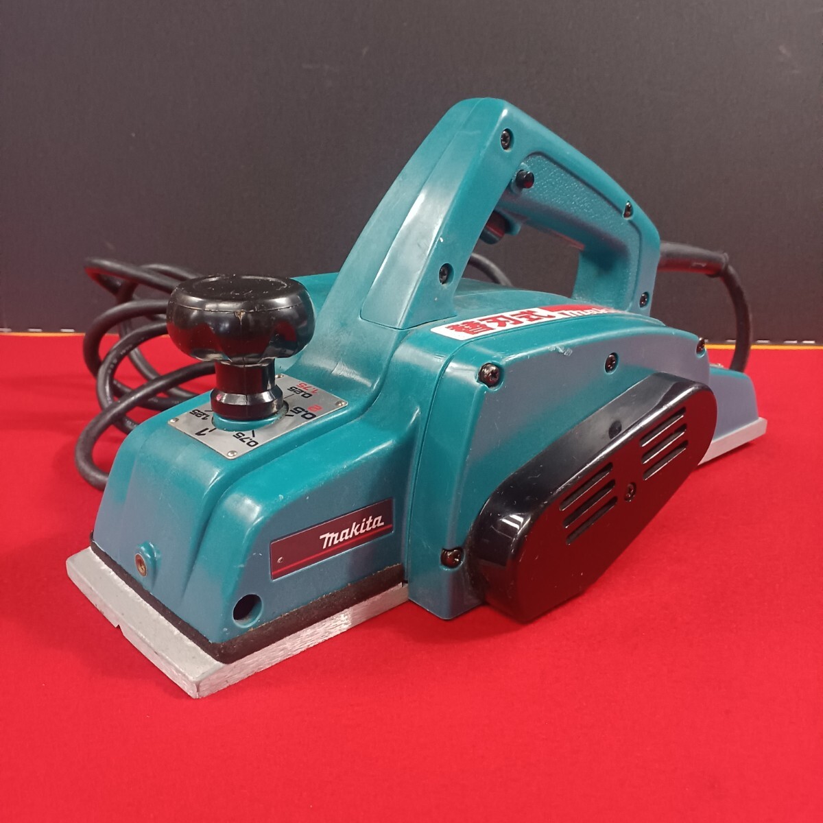 makita マキタ 電動カンナ 1911B 有効切削幅110mm 簡易動作確認済み 現状品 電動工具 DIY _画像1