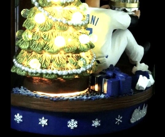 【新品・光る】大谷翔平 ドジャース 2024 ボブルヘッド FOCO クリスマス ライトアップ機能付 フィギュア_画像10