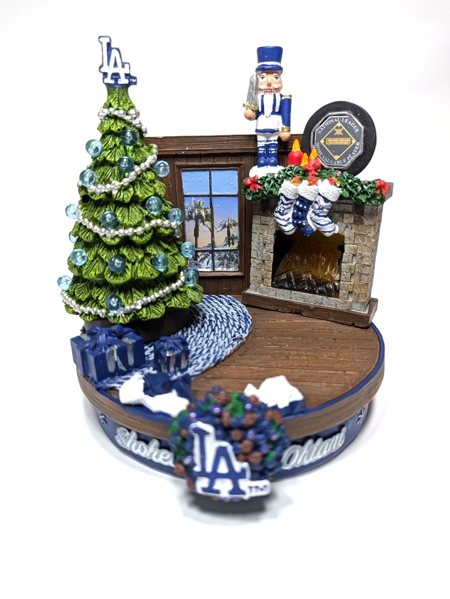 【新品・光る】大谷翔平 ドジャース 2024 ボブルヘッド FOCO クリスマス ライトアップ機能付 フィギュア_画像3