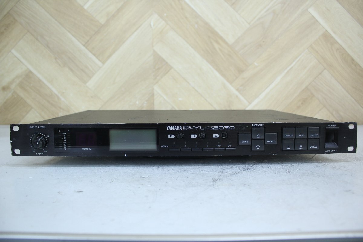 ☆【1K0829-29】 YAMAHA ヤマハ グラフィックイコライザー YDG2030 100V ジャンク_画像2