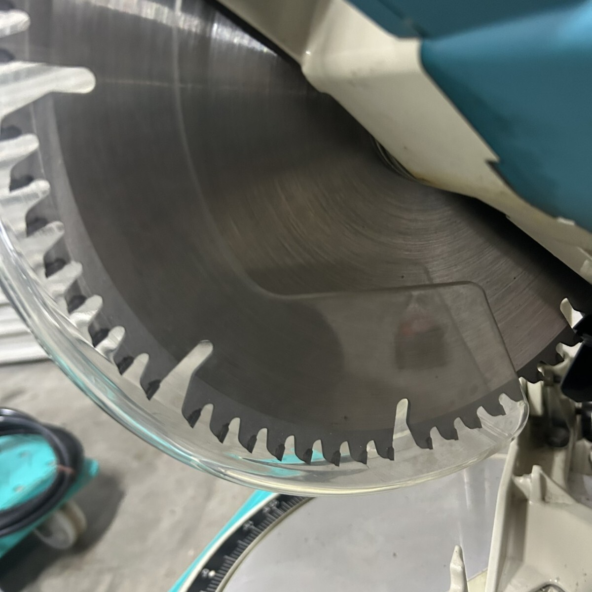 未使用展示品 makita マキタ LS1040 卓上マルノコ 丸鋸 100V 電動工具 動作確認済み_画像4