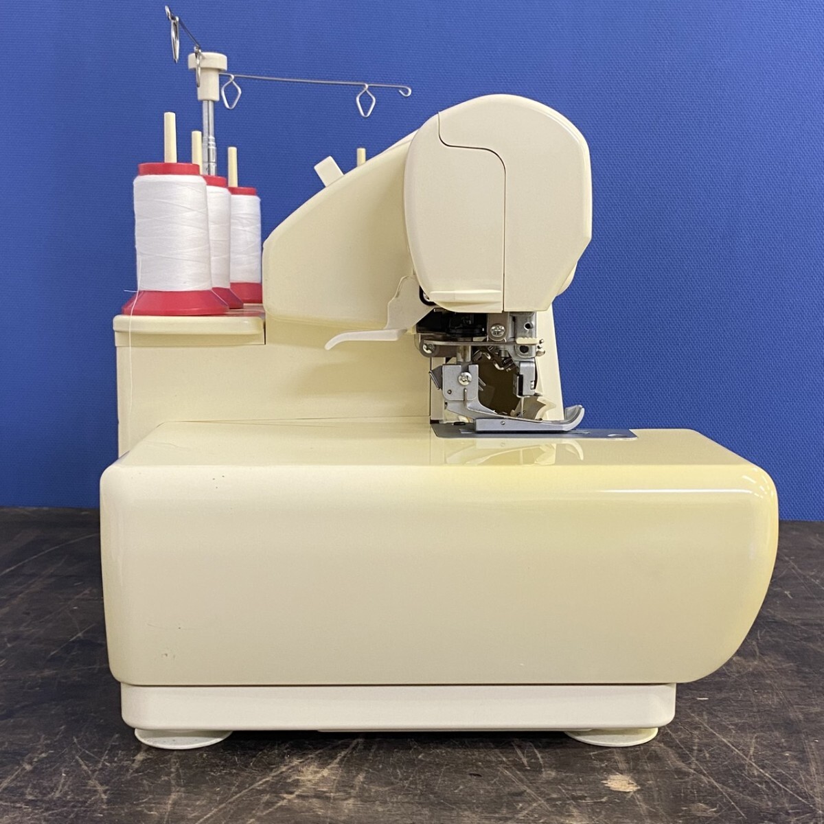 JUKI ジューキ ロックミシン baby lock 糸取物語 wave BL68W フットペダル付き 手芸 動作確認済_画像5