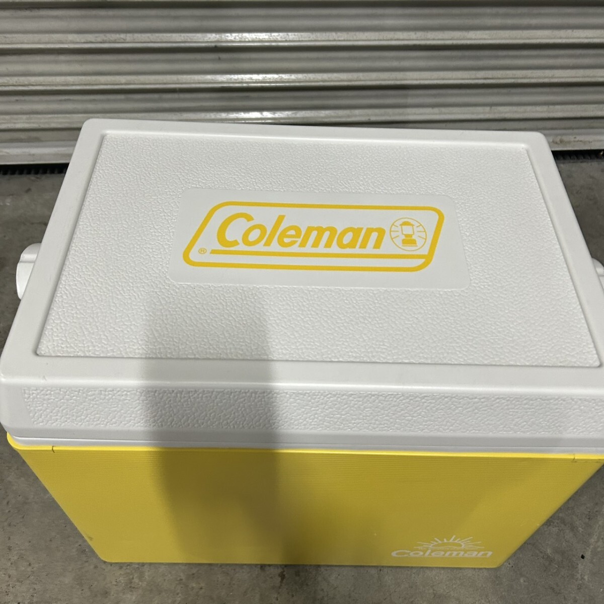 Coleman コールマン スチールクーラー 28QT 26L クーラーボックス キャンプ アウトドア_画像3