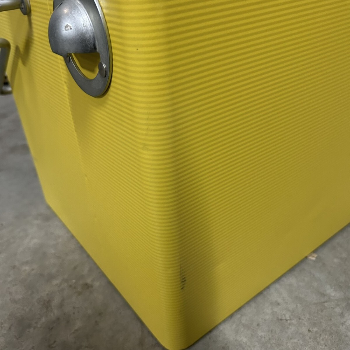 Coleman コールマン スチールクーラー 28QT 26L クーラーボックス キャンプ アウトドア_画像4