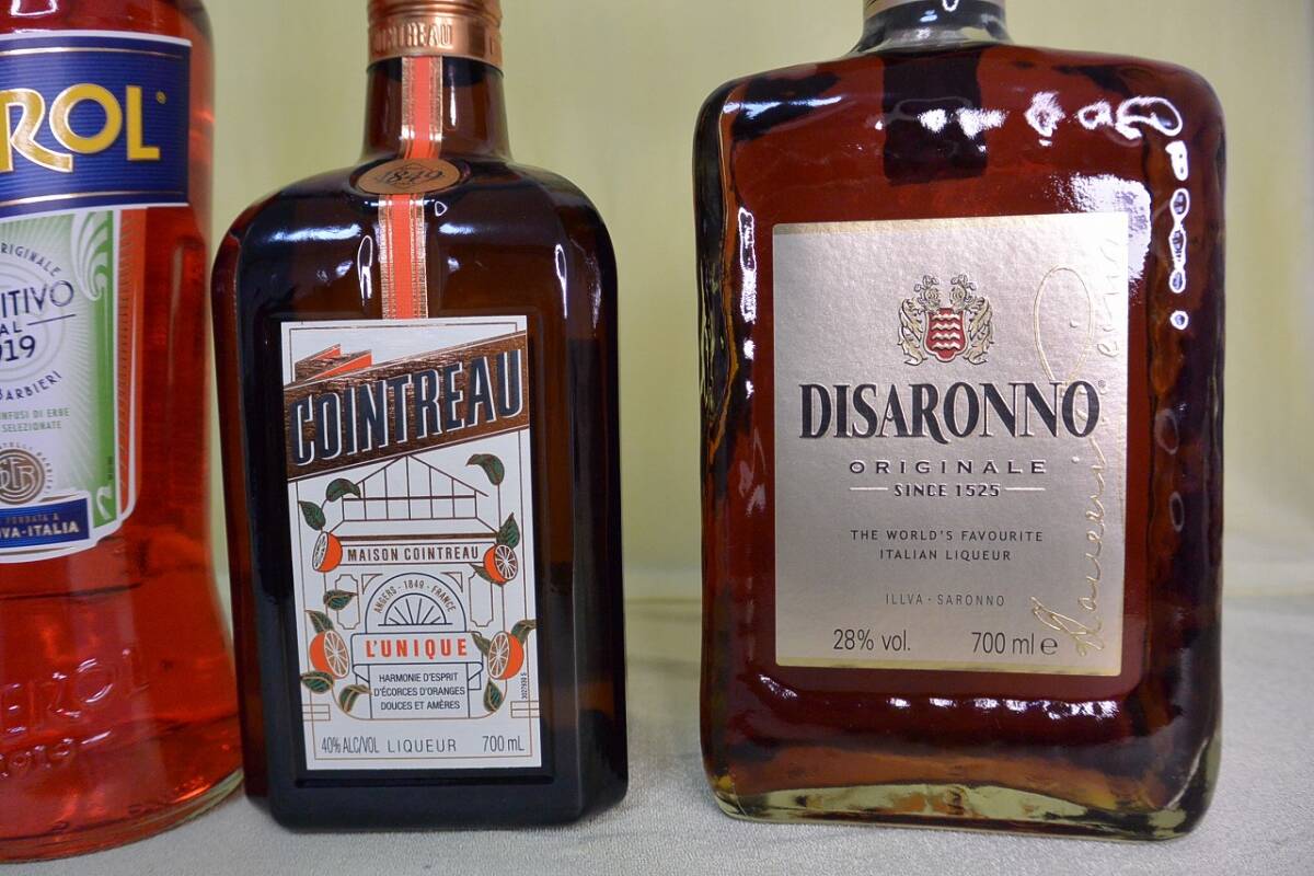 古酒 未開栓 3本 COINTREAU/コアントロー リキュール 700ml 40%/アペロール/APEROL11%/700ml/DISARONNO/ディサローノアマレット 28% 700ml_画像3