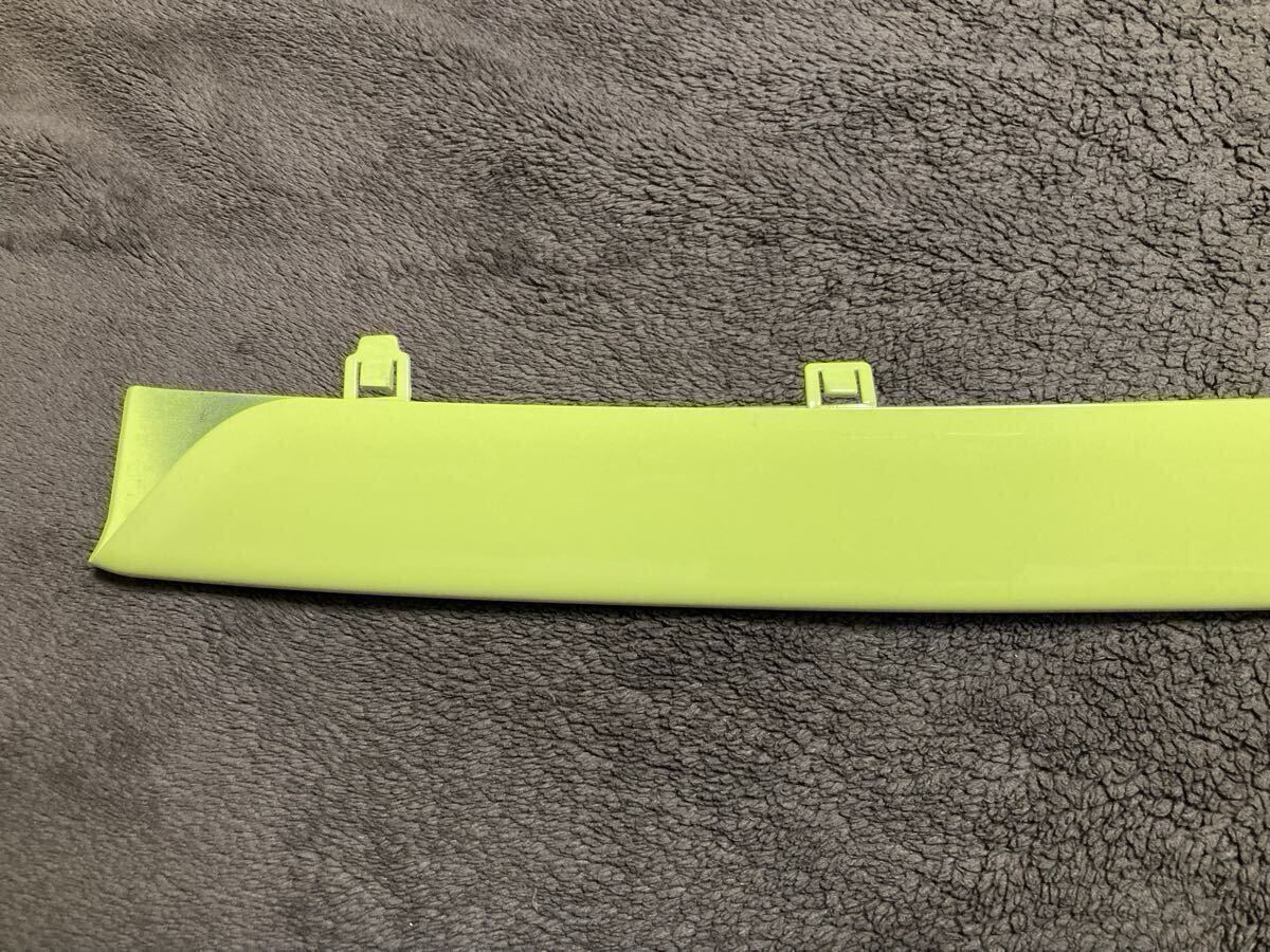 【売り切り一円スタート】ABARTH アバルト　595 695 フロントバンパーインサート　アドレナリングリーン　塗装後未使用品_画像2