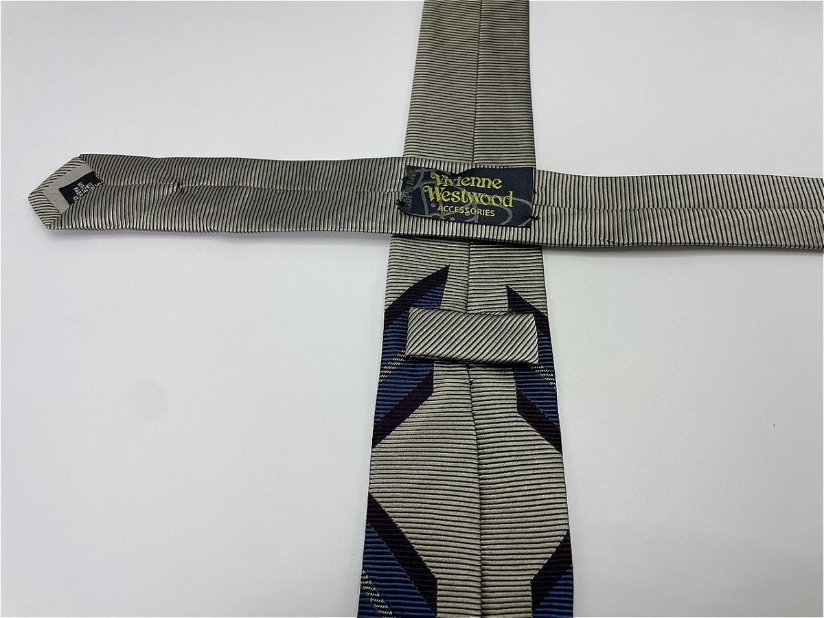 【超美品】Vivienne Westwood　ヴィヴィアンウエストウッド　オーブ＆チェック柄 ネクタイ 3本以上 送料無料 メンズ グレイ　1102051_画像2
