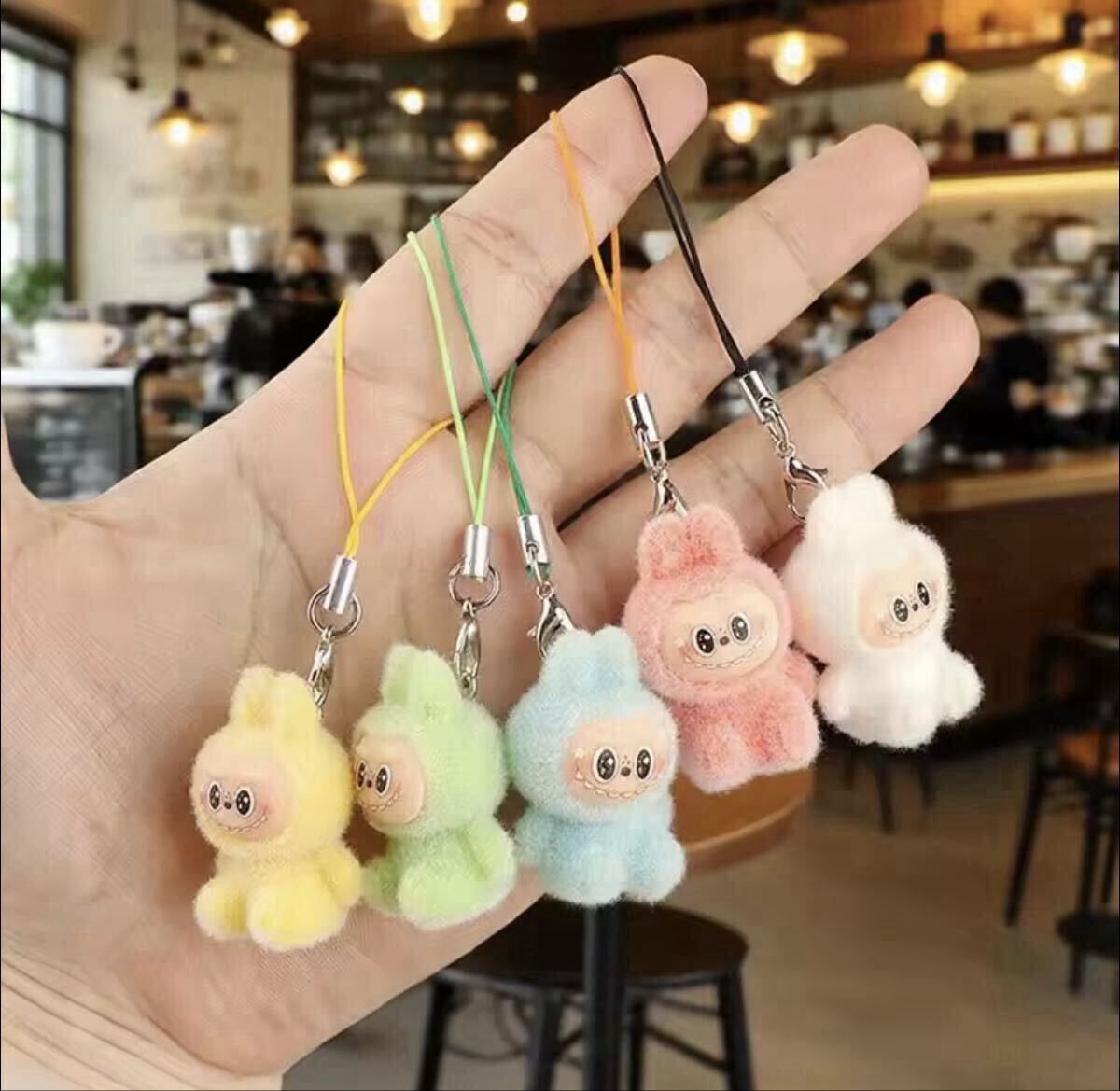 【新品未使用】【送料込】ラブブぬいぐるみミニキーホルダー（ランダム）×1 LABUBU _画像2