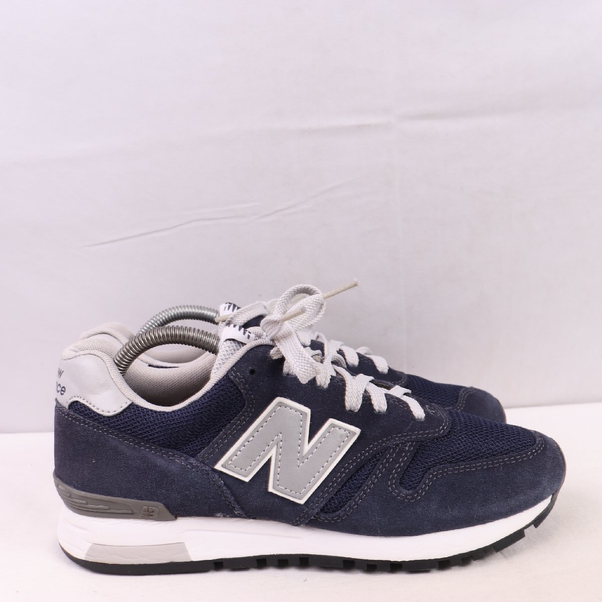 565 ニューバランス 26.0cm/new balance 紺 ネイビー 銀 シルバー 中古 古着 メンズ スニーカー yy7331_画像4