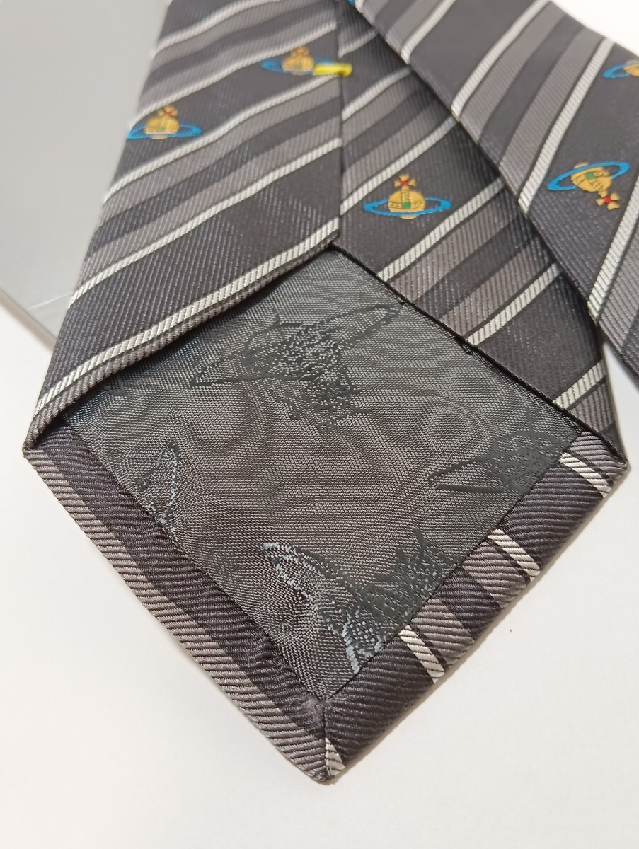 1円【未使用/ケース付】Vivienne Westwood ヴィヴィアンウエストウッド ネクタイ シルク100 刺繍 ストライプ柄　タグあり　メンズ_画像3