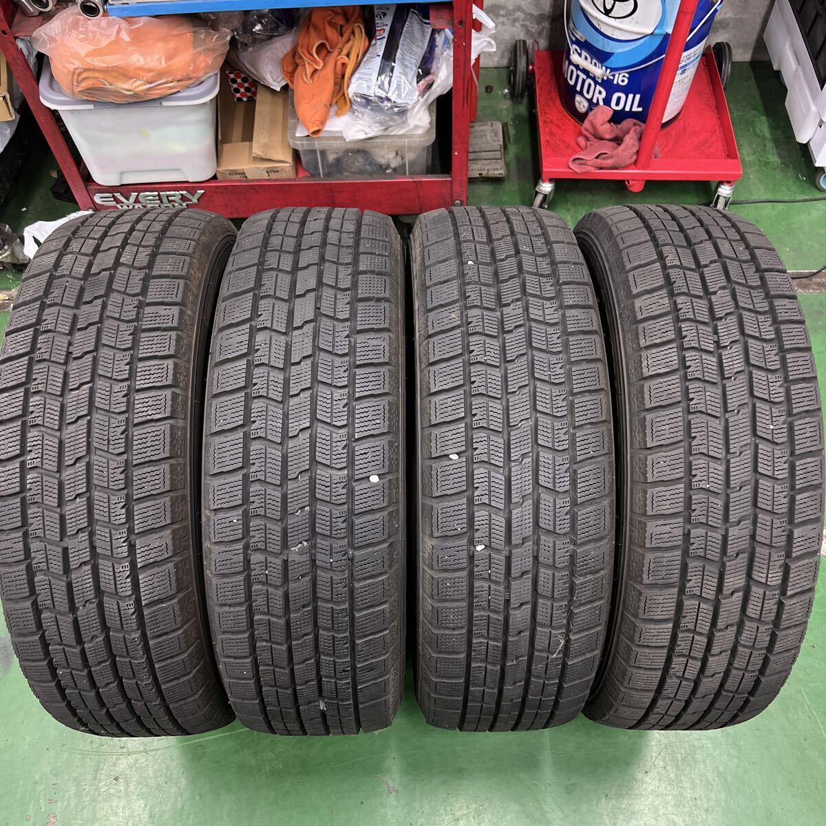 グッドイヤー 195/65R16 4本セット アイスナビ7 スタッドレス バリ山 セレナ ステップワゴン_画像1