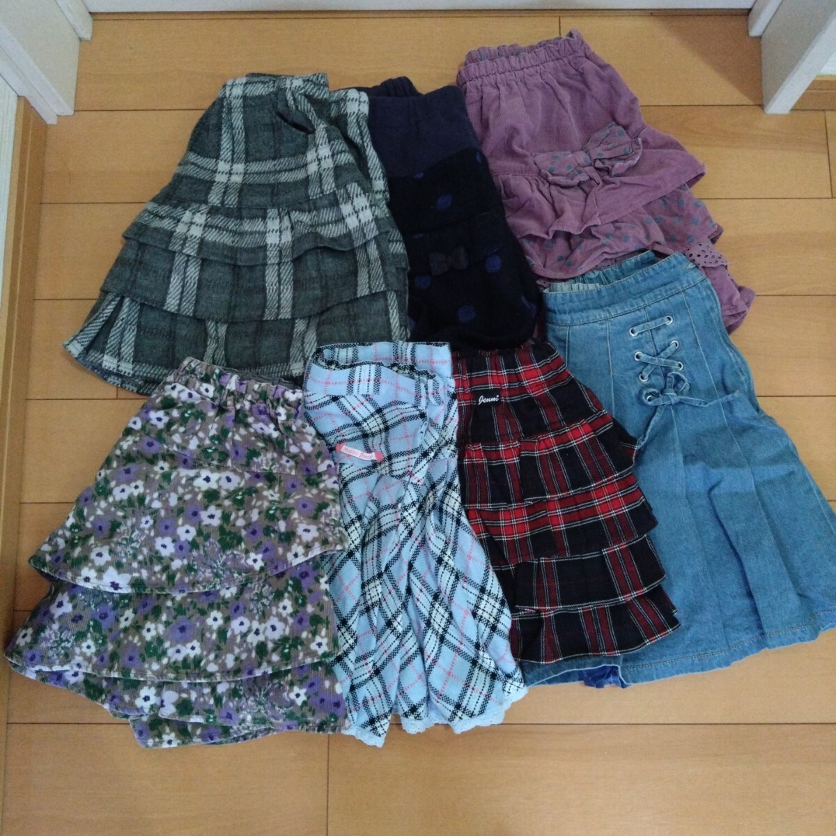 女の子服 スカート ワンピース他　まとめて　サイズ130から140cm★秋冬服12枚　パンツスカート　ＫＰ　ラブトキ　BeBe メゾピアノなど_画像2