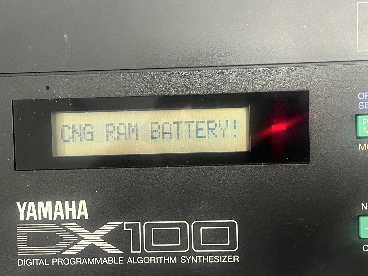 中古■YAMAHA DX100 49鍵 ヤマハシンセサイザー ソフトケース付 動作OK AC付 内臓電池要交換★送料無料_画像2