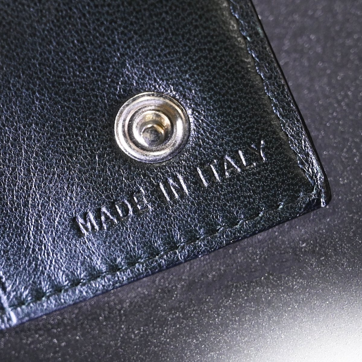  подлинный товар прекрасный товар Prada высший класс крокодил кожа 6 полосный чехол для ключей черный черный ko кожа брелок для ключа ключ покрытие myurutikre6 PRADA