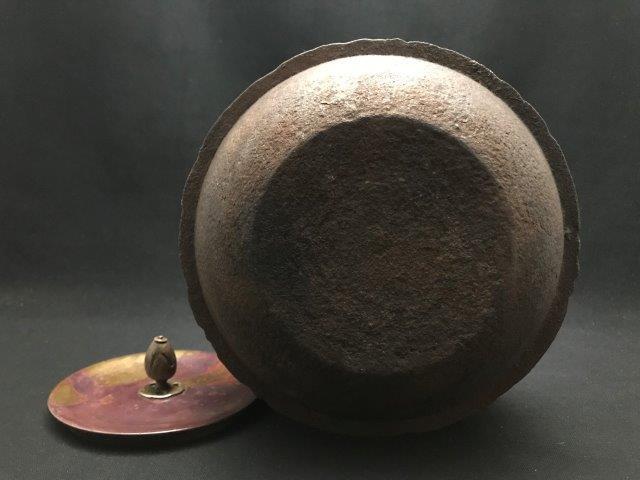 【蔵出】★名人『畠春斎』蕾摘 斑紫銅蓋 荒肌 羽根付 手取 釜形 鉄瓶★茶道具/安之介/雨宮/大國/寒雉/忠三朗/亀文堂金寿堂龍文堂光玉堂南部_画像9