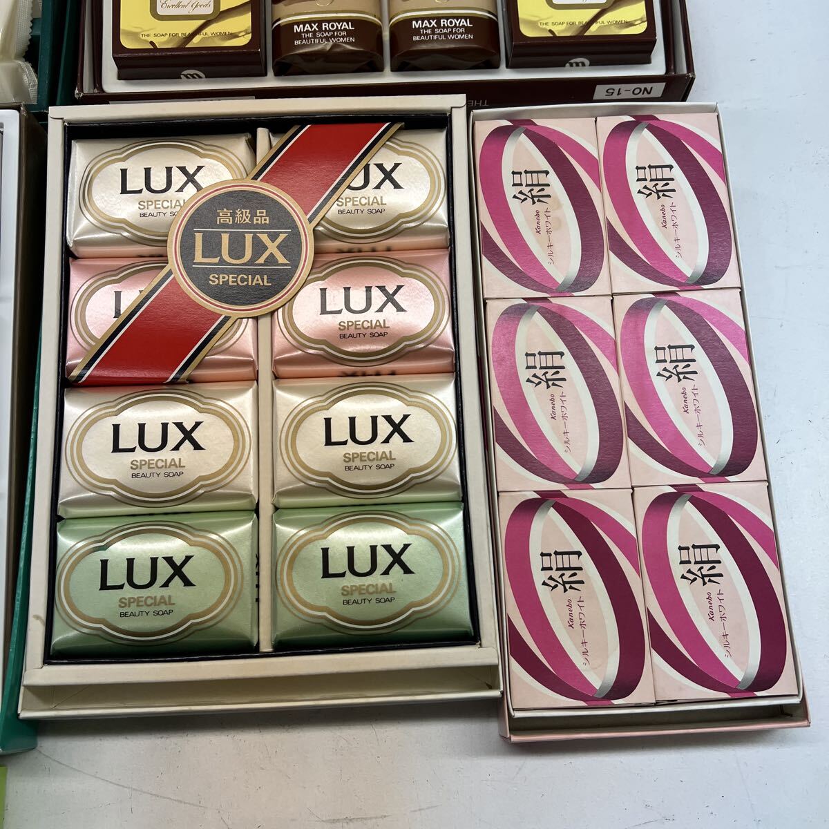 【ヤ100】 固形石鹸 資生堂 花王 牛乳石鹸 LUX カネボウ 石鹸 石けん ソープ 箱入り 未使用品 まとめて 7箱(74個)_画像5