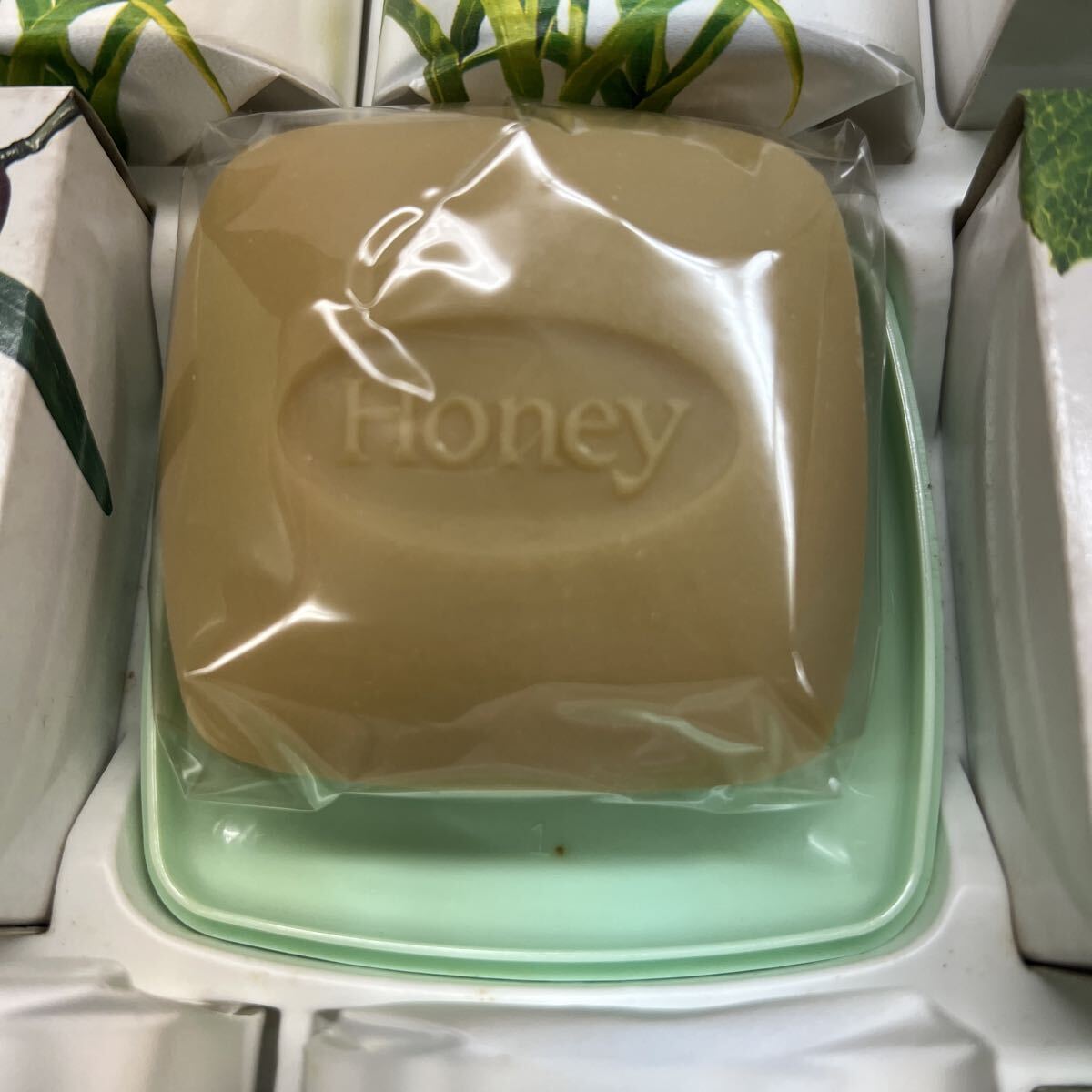 【ヤ100】 固形石鹸 資生堂 花王 牛乳石鹸 LUX カネボウ 石鹸 石けん ソープ 箱入り 未使用品 まとめて 7箱(74個)_画像9