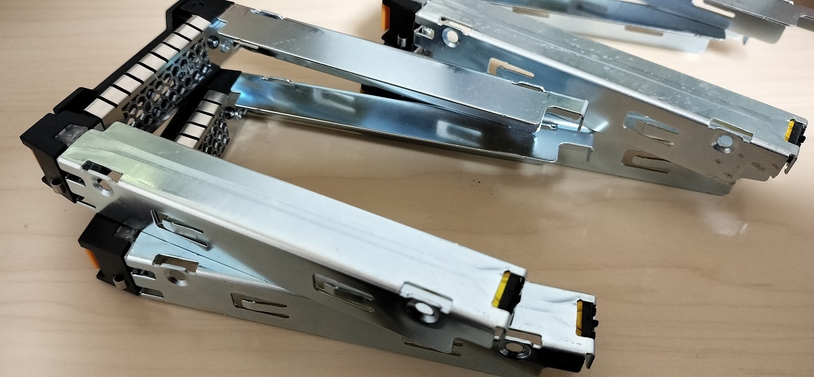 4個セット NEC ハードディスク(HDD)マウンタ 2.5インチ 用 / ラベル(N8150-489 1TB SATA 7.2K) // NEC Express5800/R120g-2E 取 外 _画像3