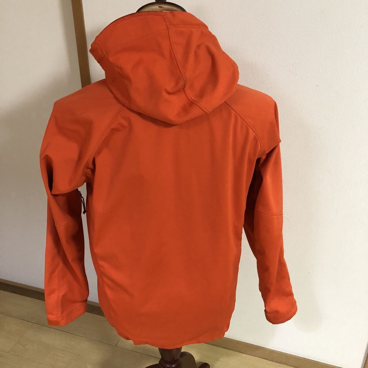 【返品OK】モンベル　メンズM　#1106723　クリマバリアパーカ【mont-bell】_画像2