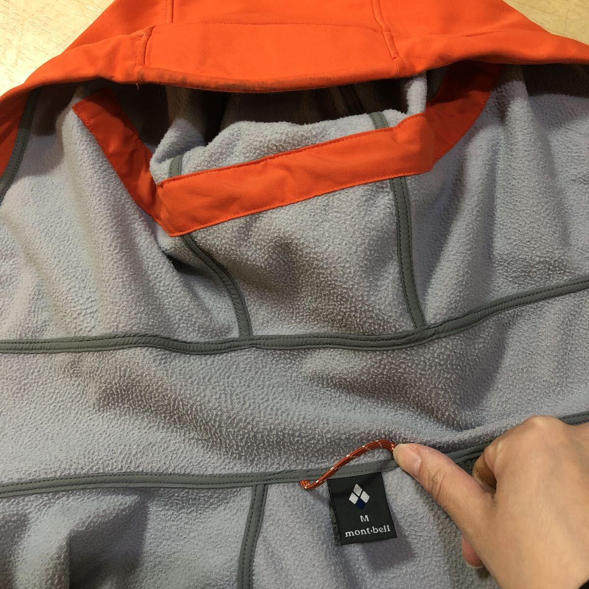 【返品OK】モンベル　メンズM　#1106723　クリマバリアパーカ【mont-bell】_画像4