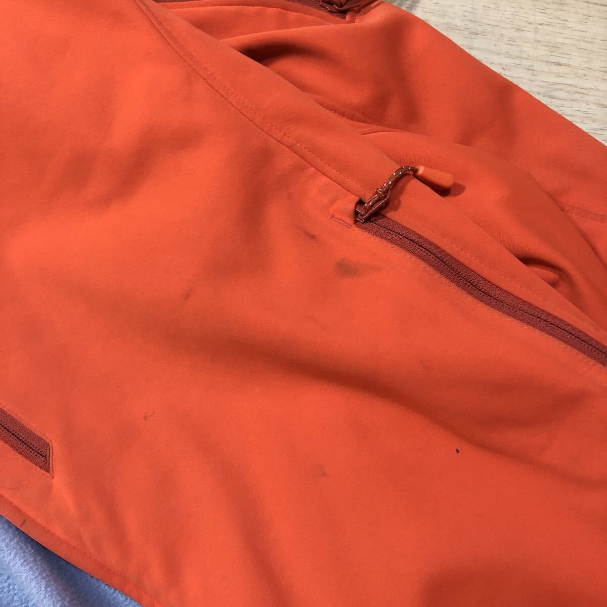 【返品OK】モンベル　メンズM　#1106723　クリマバリアパーカ【mont-bell】_画像9